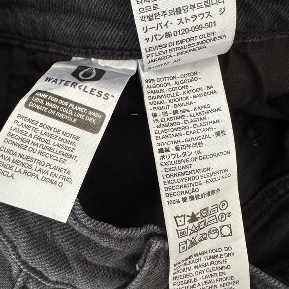 Levi's Ribcage Straight Leg Jeans in Charcoal - Picture 4 of 6